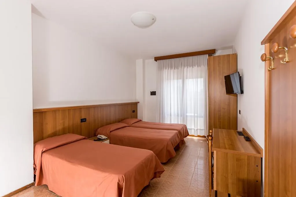 Hotel Alla Rotonda Lido di Jesolo 3*,  Italia
